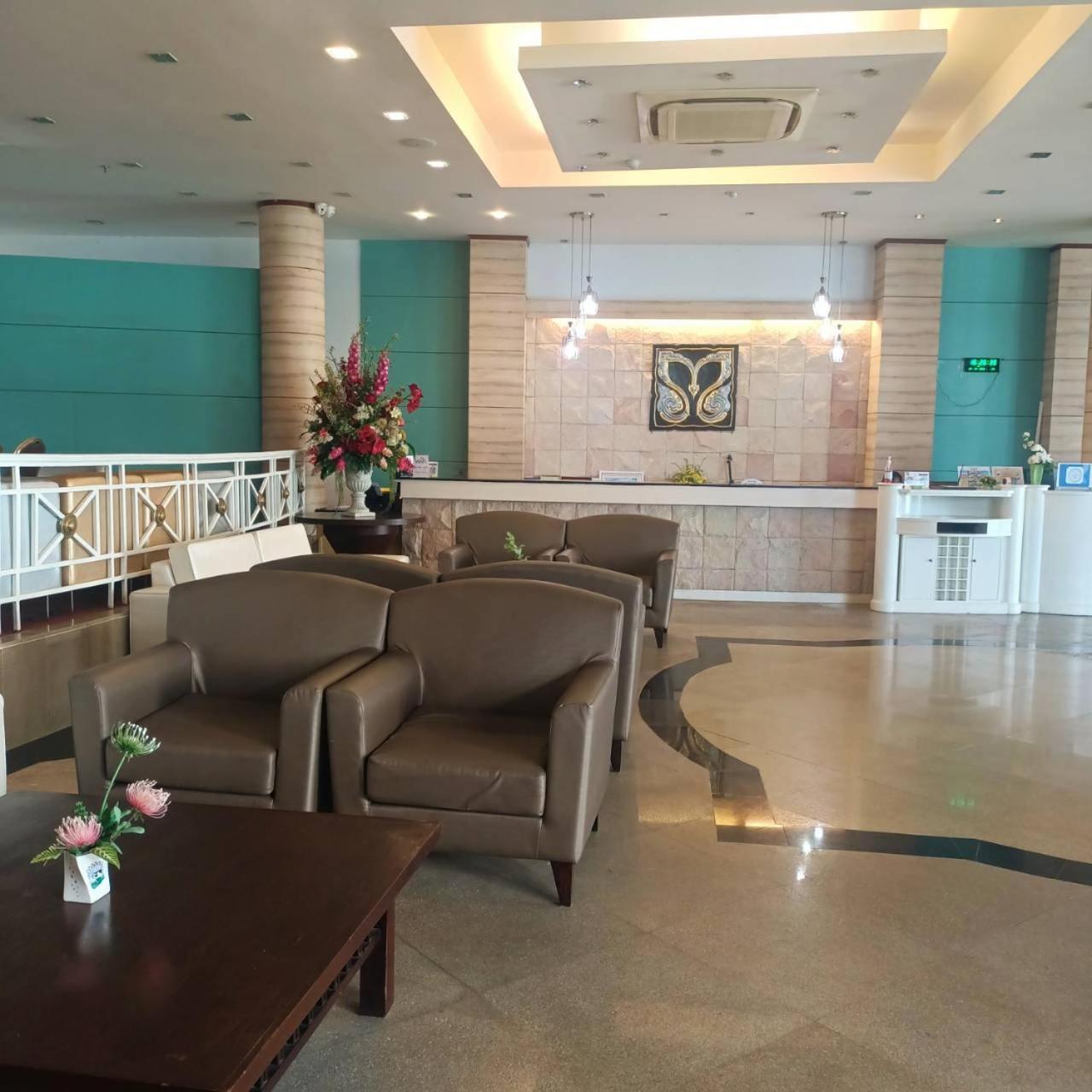 Mayflower Grande Hotel بيتسانولوك المظهر الخارجي الصورة